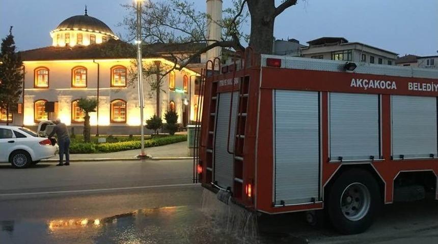 Ak&ccedil;akoca&rsquo;da G&uuml;l Ve Lavanta Kokulu Sularla Yıkandı