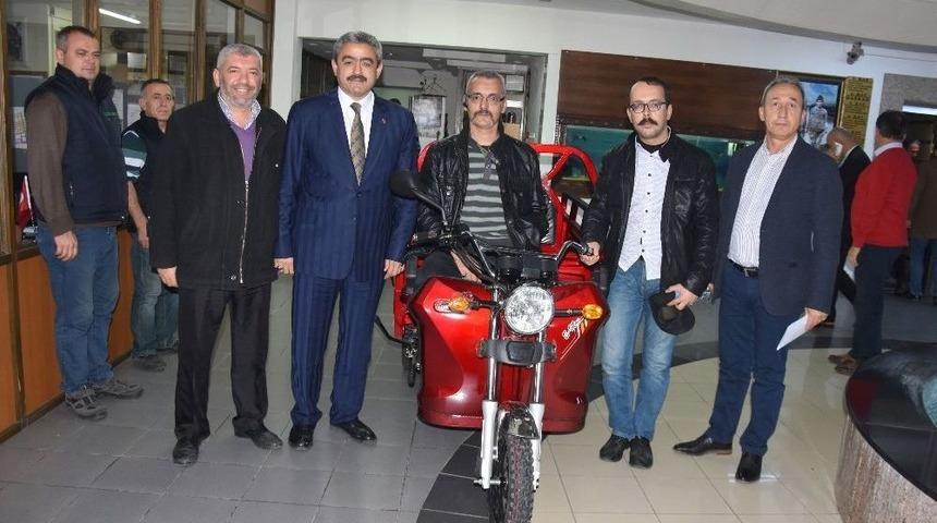 Başkan Alıcık Engelli Vatandaşı İş Sahibi Yaptı