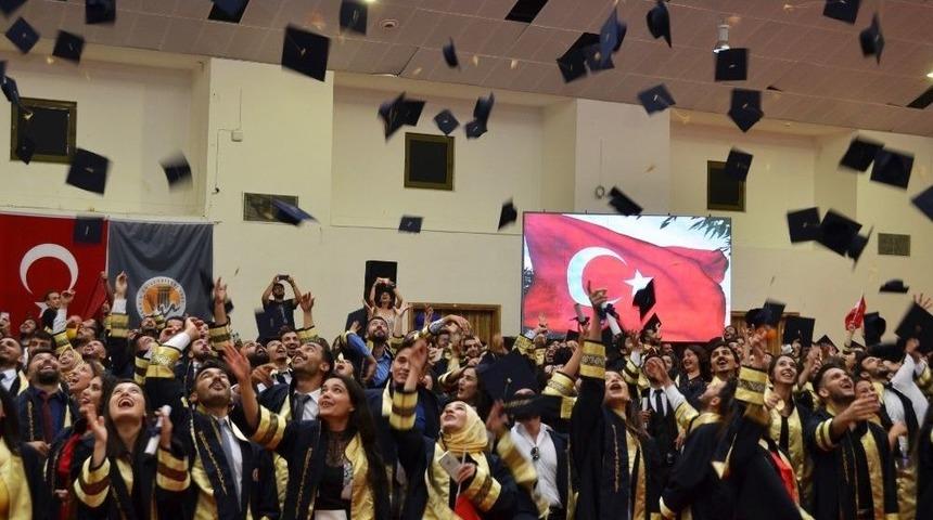 Gen&ccedil; M&uuml;hendisler Kep Fırlattı