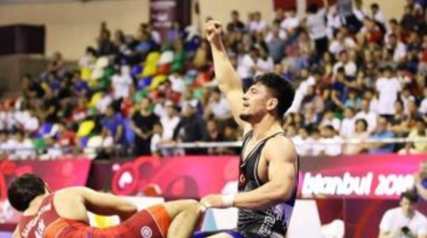 Aydınlı Cengiz, G&uuml;reşte Avrupa 2.&rsquo;si Oldu