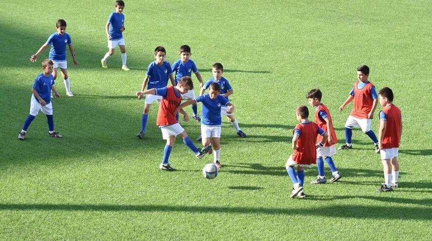 Haydi &Ccedil;ocuklar Futbol Okuluna