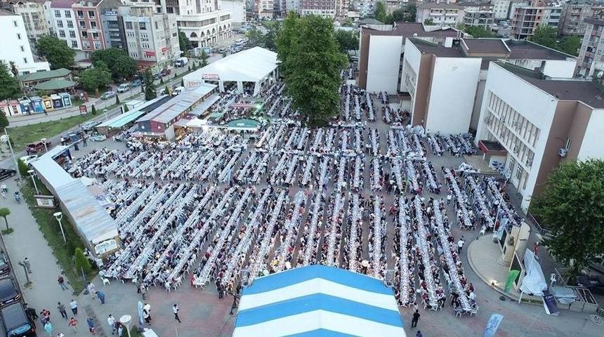 7 Bin Kişi Birlikte Oru&ccedil; A&ccedil;tı