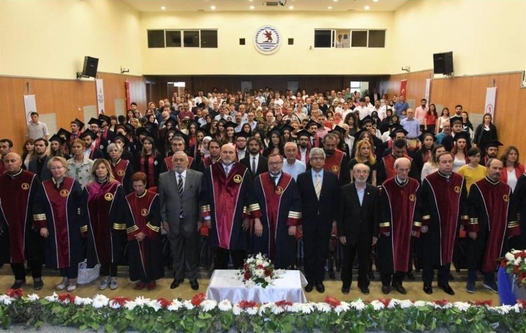 G&uuml;zel Sanatlar Fak&uuml;ltesinde Mezuniyet Coşkusu