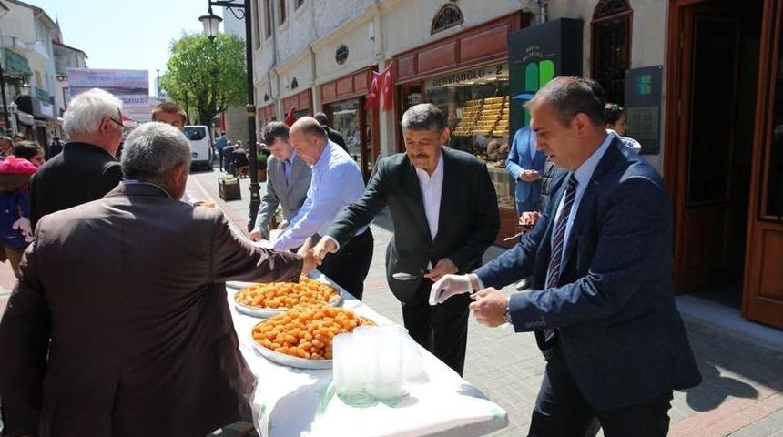 Mira&ccedil; Kandili İkramları Dağıtıldı