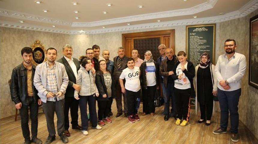 &Ouml;ğrencilerden Başkan Akın&rsquo;a Ziyaret