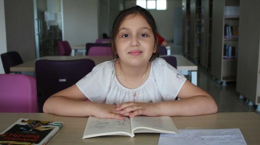 Minik &Ouml;ğrenciden Alkışlanacak Hareket