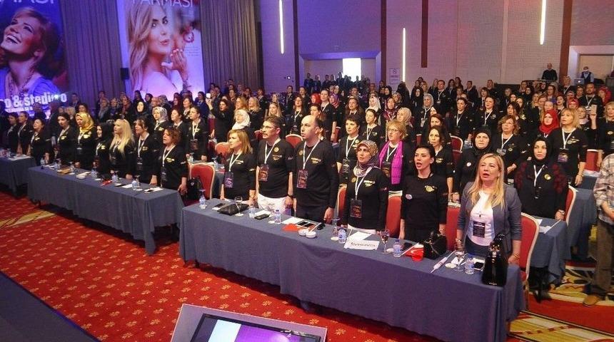 Yerli Kozmetik Firması Yılda 500 Bin Girişimci Kadına Para Kazandırıyor