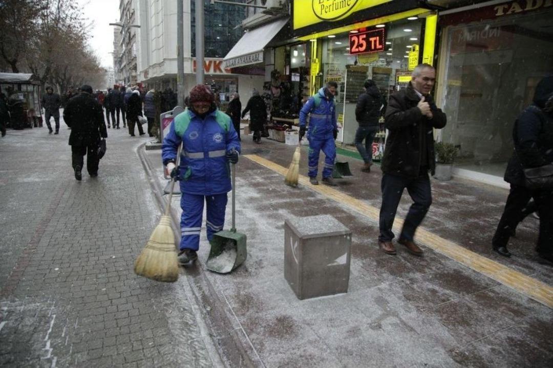 11 Ayda 136 Bin Ton Atık Topladılar