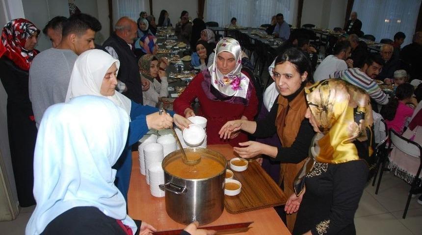 Kızılcahamam G&uuml;reş Takımı Sporcuları Ve Aileleri İftarda Bir Araya Geldi