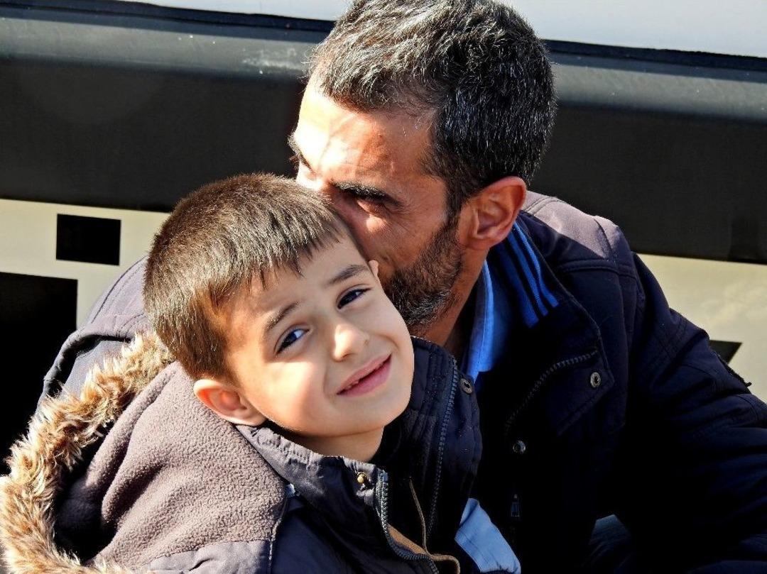 &Ccedil;eşme&rsquo;de İki Ayrı Botta 92 Ka&ccedil;ak G&ouml;&ccedil;men Yakalandı