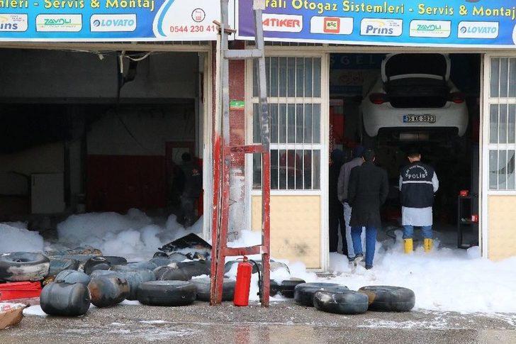 Lpg Tankı Tamir Atölyesinde Patlama: 3 Yaralı G4