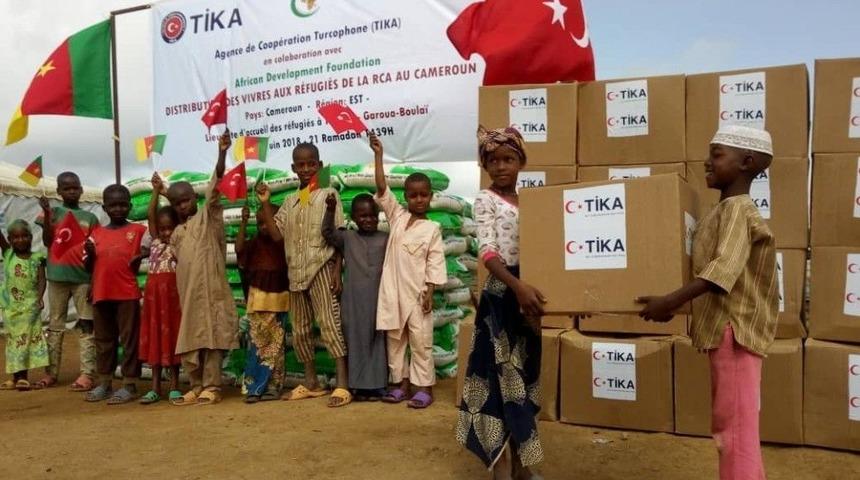 Kamerun&rsquo;da Orta Afrikalı Bin 300 Aileye Gıda Yardımı
