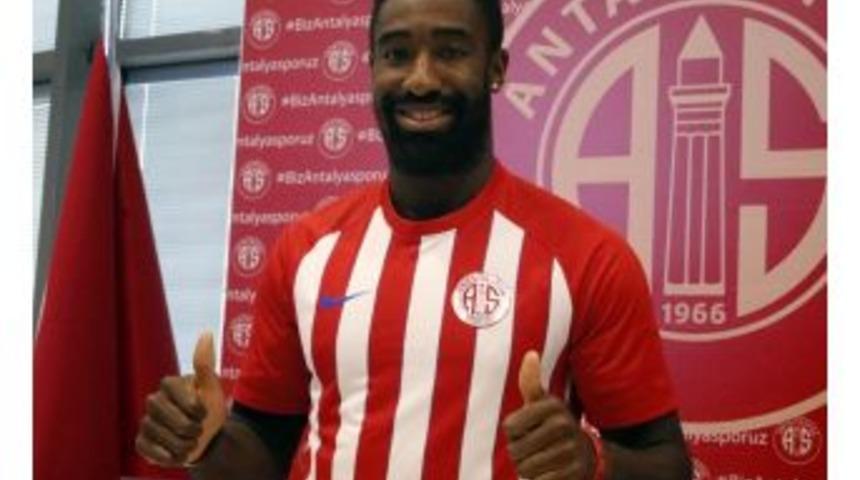 Johan Djourou&rsquo;ya &Ccedil;izmeden Talip Var