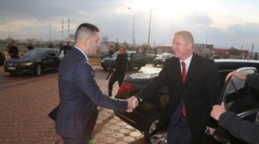 Fet&ouml; Davası Kapsamında Vali G&uuml;l&rsquo;&uuml;n Tanıklığına Başvuruldu