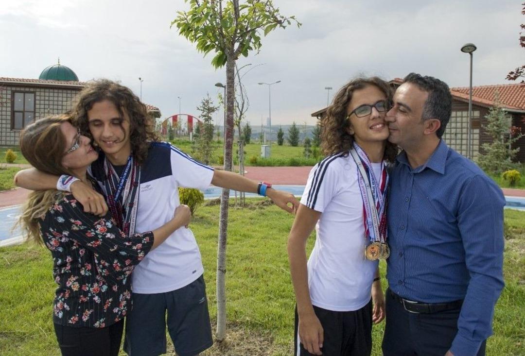 (&ouml;zel Haber) Atletizmde Şampiyon Olan Otistik İkizlerin B&uuml;y&uuml;k Başarısı