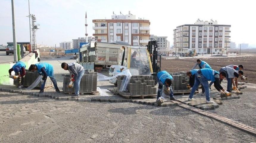 Konuklu’da Parke Döşeme Çalışmaları Devam Ediyor