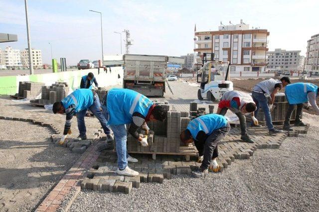 Konuklu’da Parke Döşeme Çalışmaları Devam Ediyor