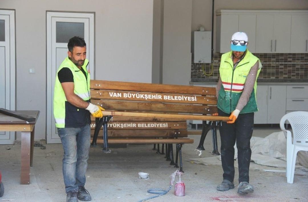 Van B&uuml;y&uuml;kşehir Belediyesinden Kent Mobilyaları &Uuml;retimi