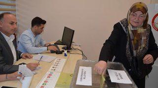 Doğu Karadenizli Gurbetçiler Trabzon Havalimanı’nda Oy Kullanmaya Başladı