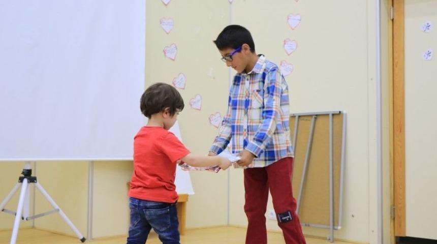 Minik &Ouml;ğrencilere Kitap Sevgisi Aşılanıyor