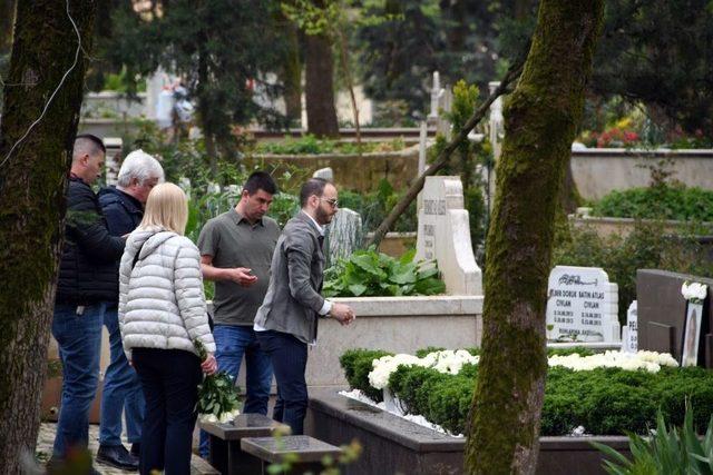 Mina Başaran Düğün Gününde Mezarı Başında Anıldı