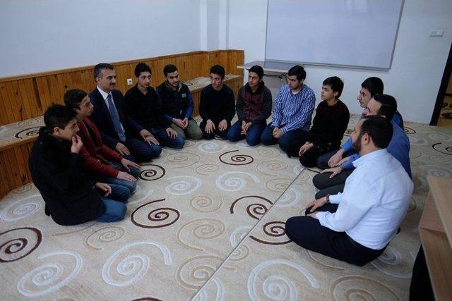 Suriyeli Hafız Öğrencilerle İftar Programı
