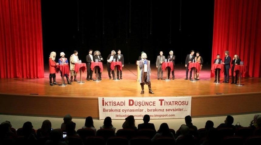 Nevü İktisadi Ve İdari Bilimler Fakültesi Ve Batman Üniversitesi Öğrencilerinden Tiyatrosu Gösterisi