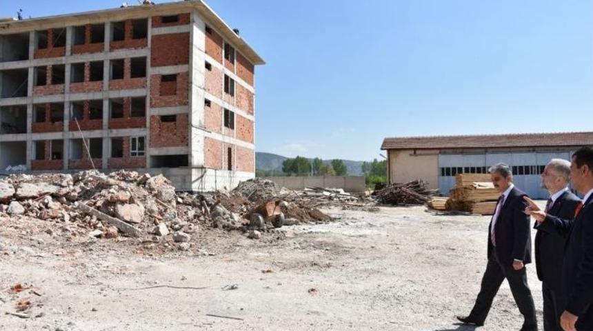 G&ouml;lpazarı Anadolu İmam Hatip Lisesi Ve Pansiyon Binası İnşaatı Devam Ediyor