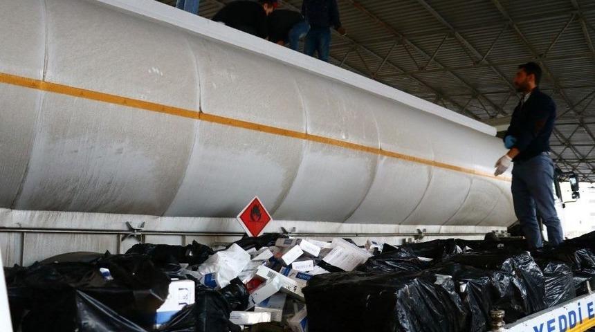 Osmaniye&rsquo;de Yakıt Tankerinden 22 Bin 500 Paket Ka&ccedil;ak Sigara &Ccedil;ıktı