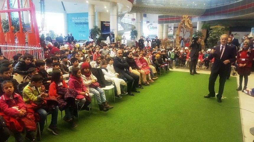 Suriyeli &Ccedil;ocuklar Suriyeli Astronotla Buluştu