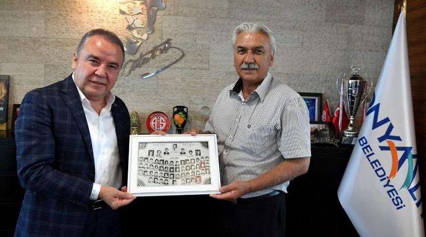 Başkan B&ouml;cek&rsquo;e Mahir B&ouml;l&uuml;k&rsquo;ten S&uuml;rpriz