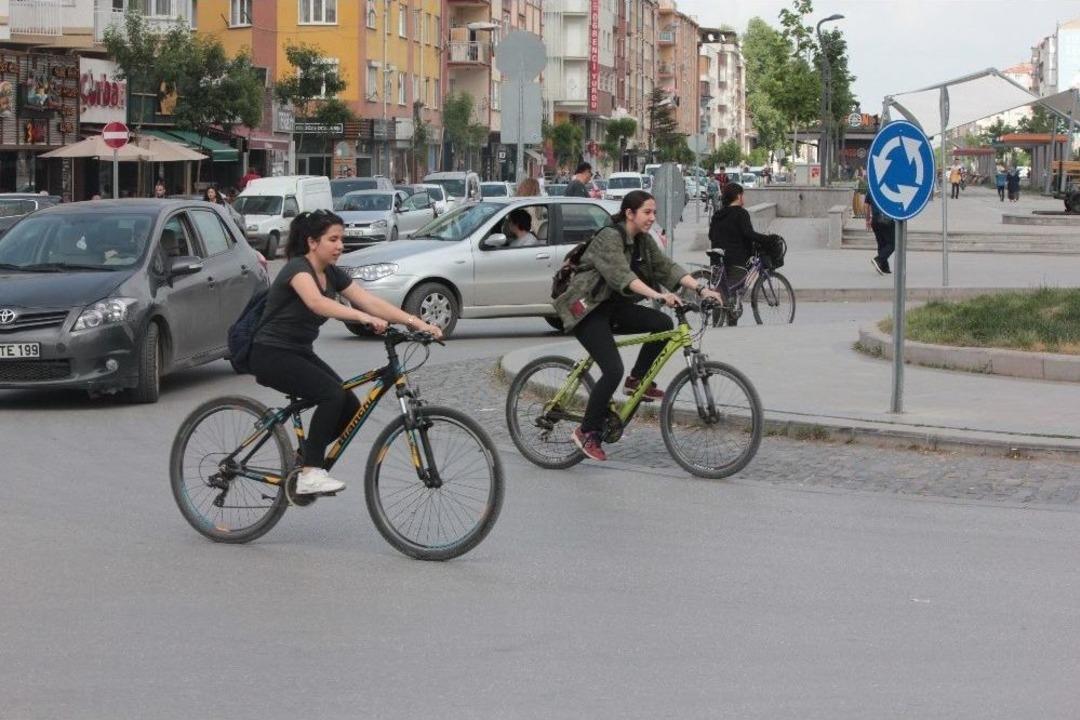 (&ouml;zel) D&ouml;ner Kavşak &Ouml;l&uuml;me Davetiye &Ccedil;ıkarıyor