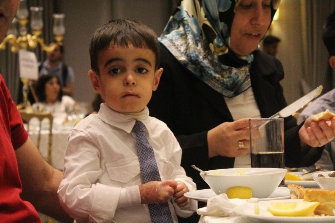 Minik Kelebekler İ&ccedil;in İftar Yemeği