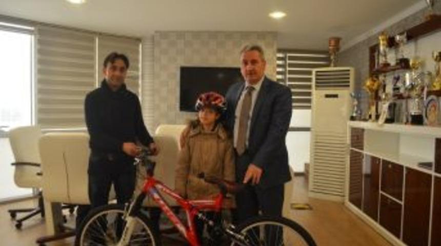 Jimnastiğin &Ouml;zel Perisi Bisikletine Kavuştu