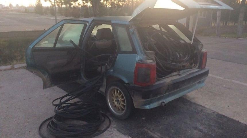 Jandarmanın Durdurduğu Otomobilden Kablo &Ccedil;ıktı