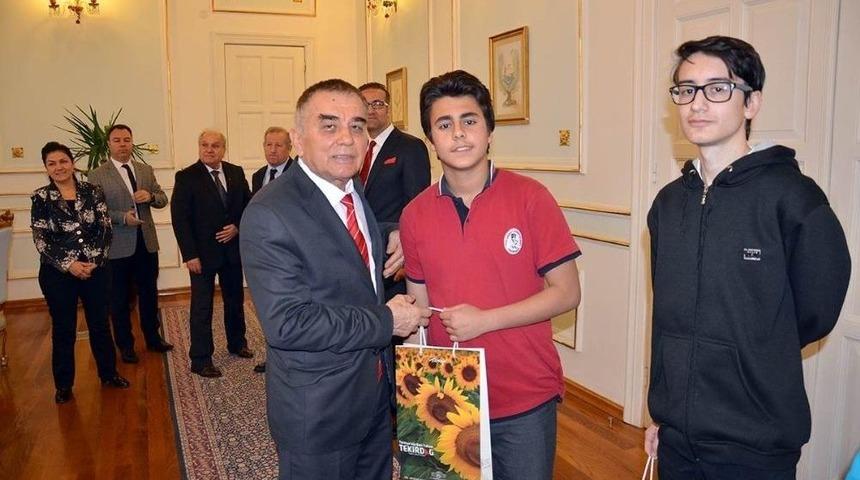 Dereceye Giren &Ouml;ğrencilere &Ouml;d&uuml;l