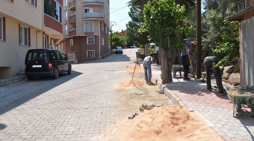 Kaldırım Yenileme &Ccedil;alışmaları Devam Ediyor