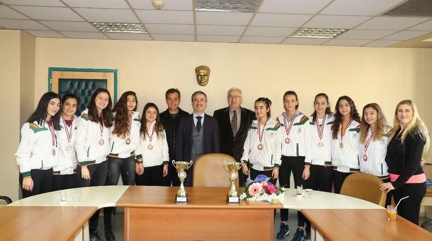 Başkan Şirin, Manisa Şampiyonlarını Ağırladı