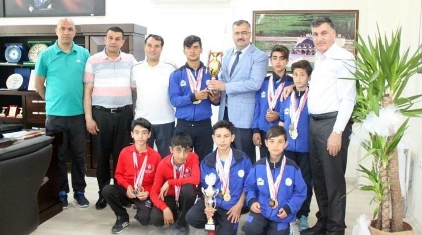 Vanlı Badmintoncular T&uuml;rkiye &Uuml;&ccedil;&uuml;nc&uuml;s&uuml; Oldu