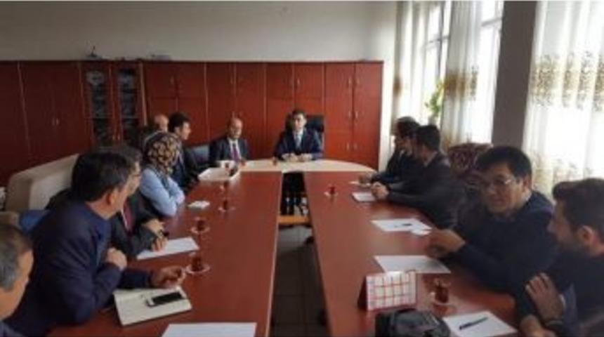 Kaman İl&ccedil;e Kaymakamı Murat Girgin, Sosyal Medya Kullanımı Ve Madde Bağımlılığı Konularında &Ouml;ğretmenlerle G&ouml;r&uuml;şt&uuml;