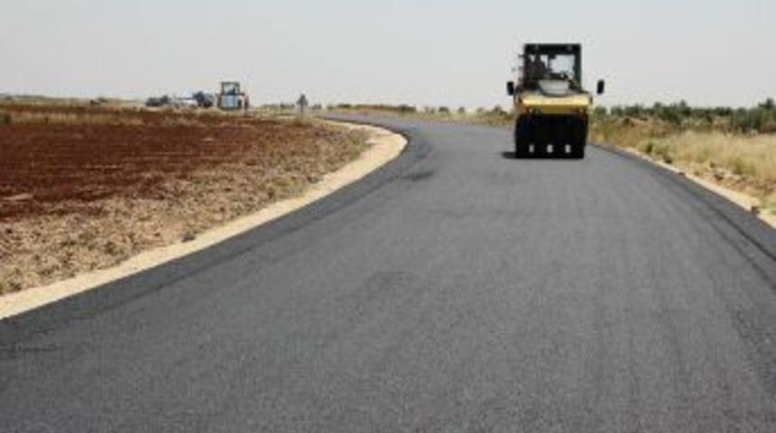 Kilis’te 82 Kilometrelik Köy Yolu Asfaltlanıyor