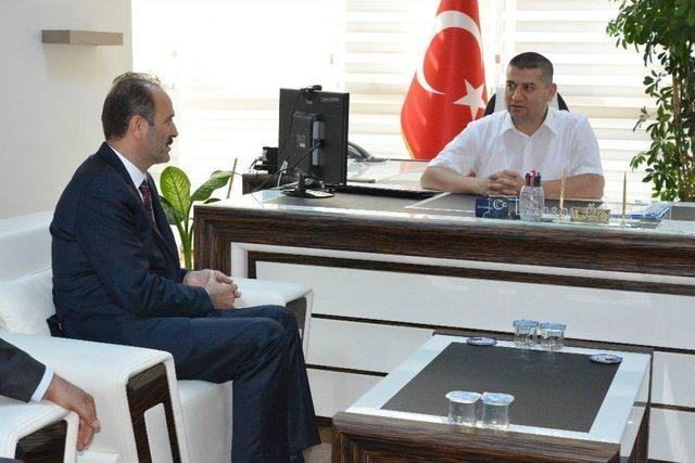Mhp’li Osmanağaoğlu’ndan Tire Emniyet Müdürlüğü’ne Anlamlı Ziyaret