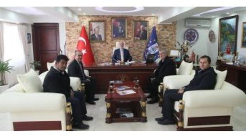 Aslanapa Ak Parti Heyeti&rsquo;nden Başkan Sara&ccedil;oğlu&rsquo;na Nezaket Ziyareti