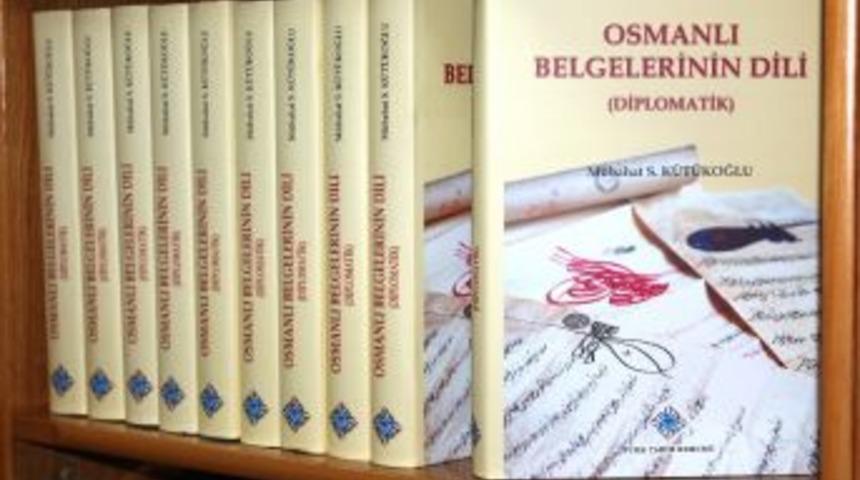 Osmanlı Belgelerinin Dili 4. Baskısıyla Okurlarla Buluştu