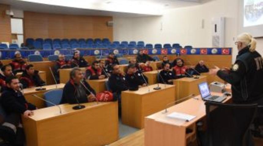 Bağımlılıkla M&uuml;cadele Eğitimi Verildi