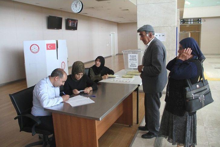 Elazığ’da Gurbetçiler Oy Kullanmaya Başladı G4