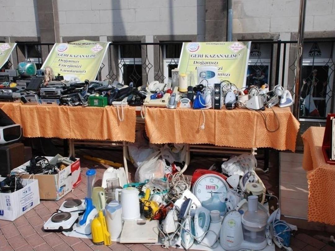 Melikgazi&rsquo;de Ayrıştırılmış &Ccedil;&ouml;p Toplanıyor