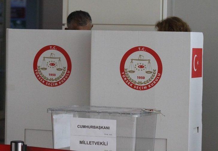 Antalya Havalimanında Oy Verme İşlemi G4