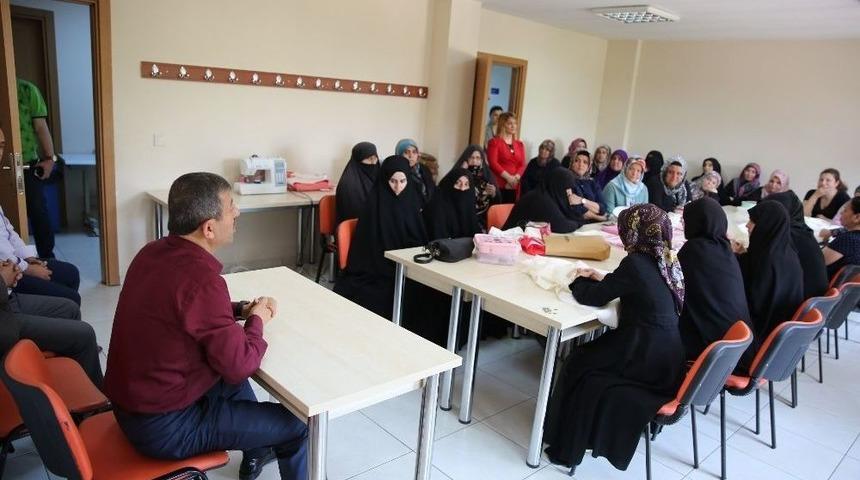 Başkan Karabacak, Kadınlardan Destek İstedi