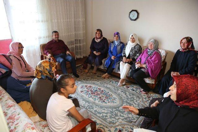 Başkan Karabacak, Kadınlardan Destek İstedi